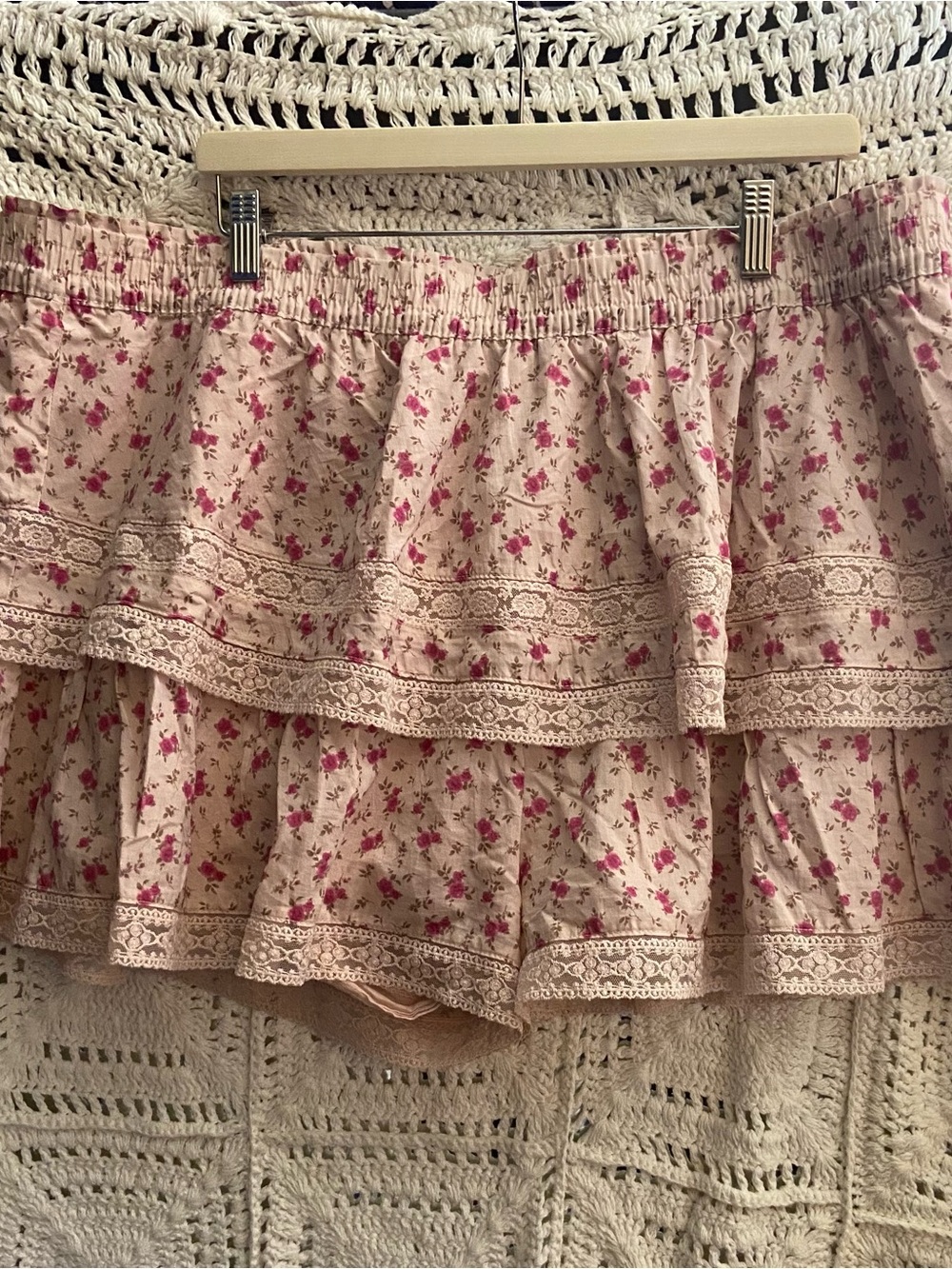 🌸Arula Floral Ruffle Shorts Size C Pink Cottagecore Lace Trim Boho Pull-On